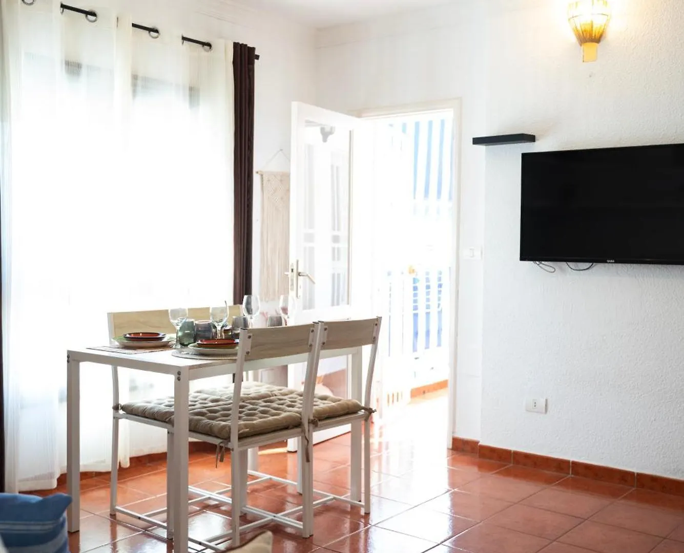 Los Cristianos Pool & Sun Apartment  Los Cristianos (Tenerife)