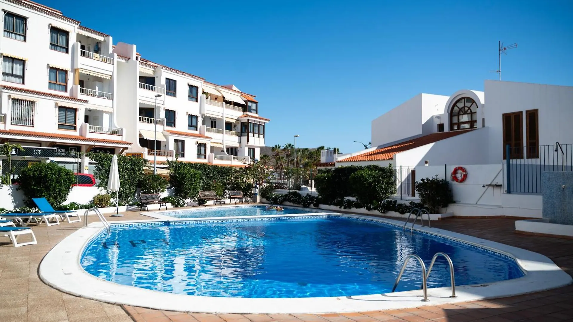 Los Cristianos Pool & Sun Apartment