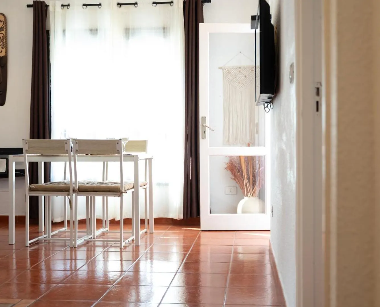 Los Cristianos Pool & Sun Apartment 0*, Лос Кристианос Испания